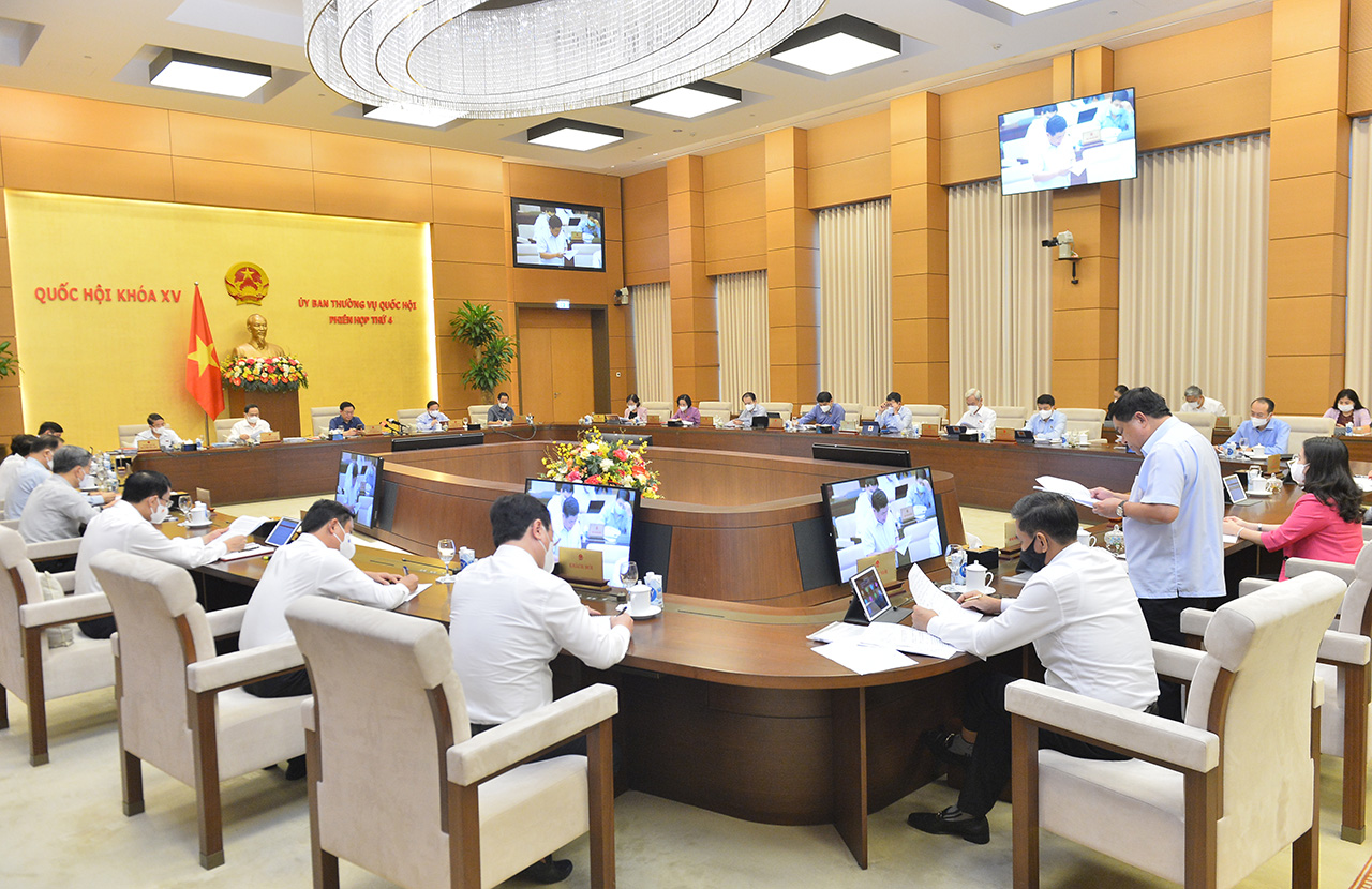AN projets de résolution sur le développement de Hai Phong, Nghê An, Thua Thiên-Huê en débat